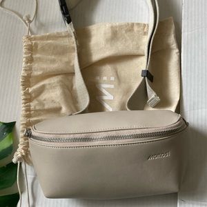 Monos metro sling bag waistbag Fanny pack light gray ivory vegan leather